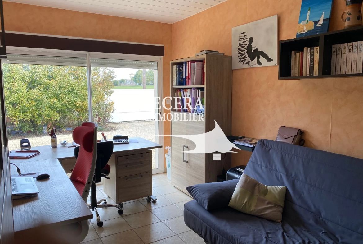 Belle maison de 2008 à Riberac avec garage, proche commodités et grand terrain 