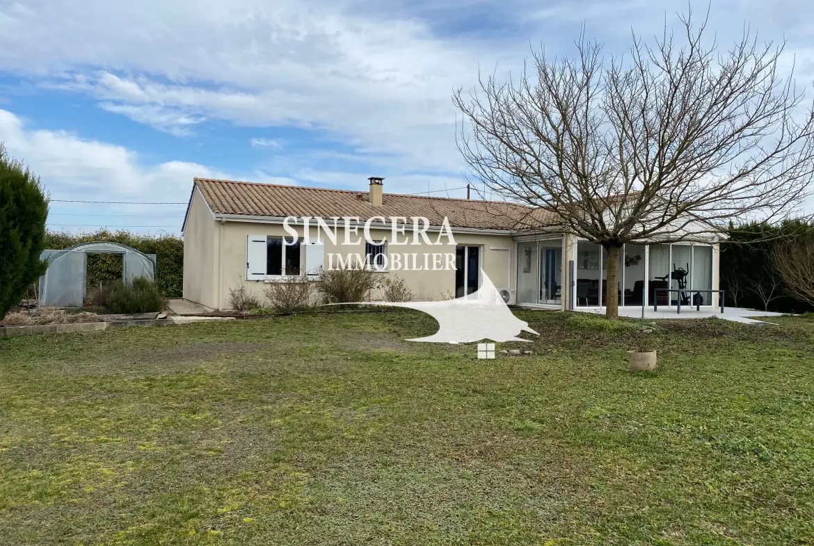 Belle maison de 2008 à Riberac avec garage, proche commodités et grand terrain 