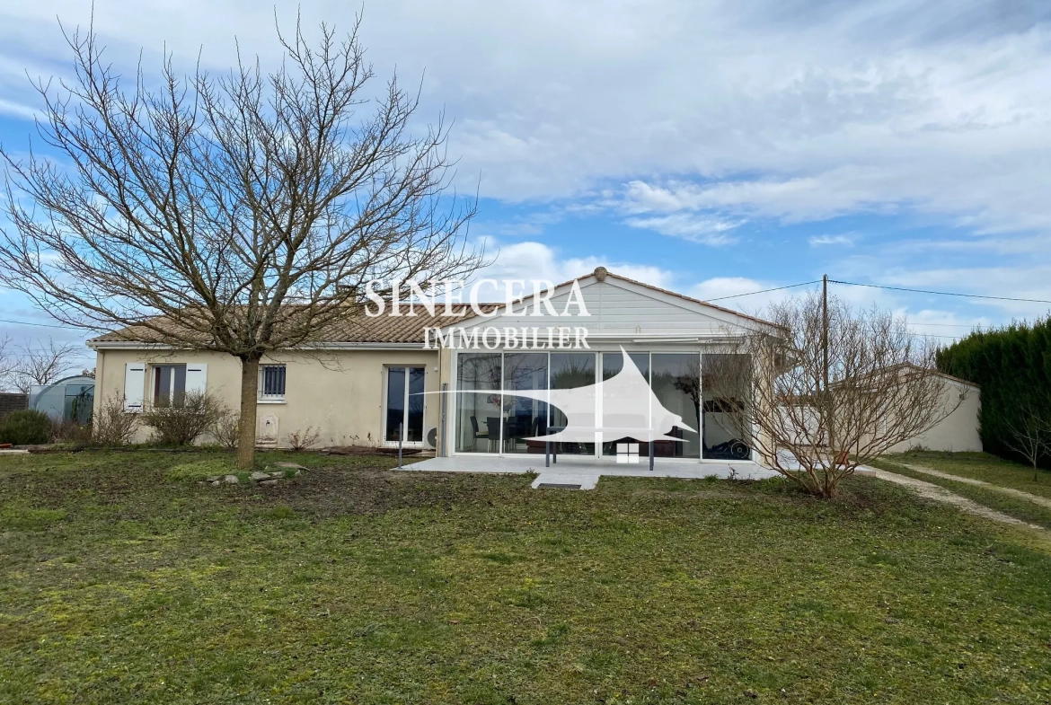 Belle maison de 2008 à Riberac avec garage, proche commodités et grand terrain 
