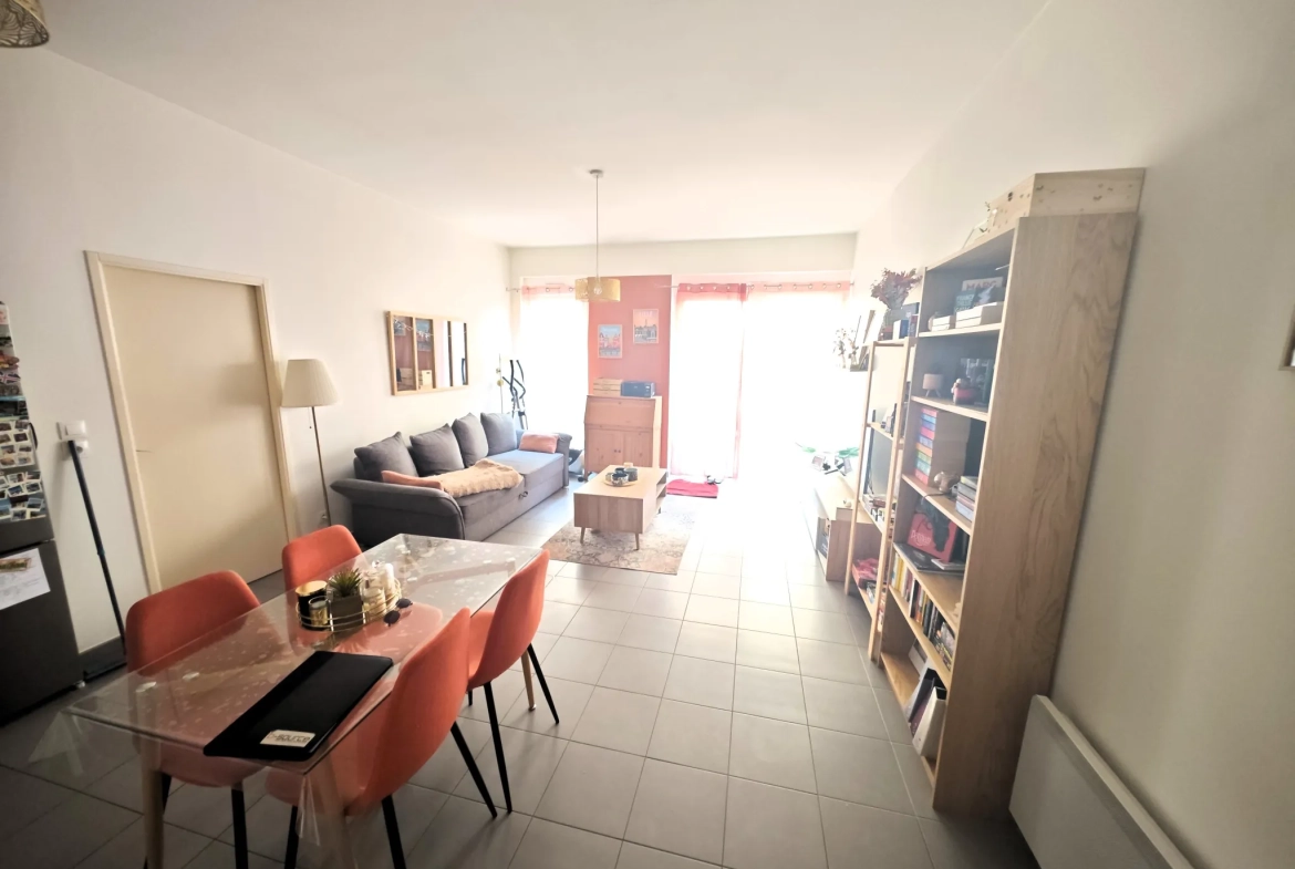 Appartement T2 avec terrasse, parking et emplacement central à Tourcoing 