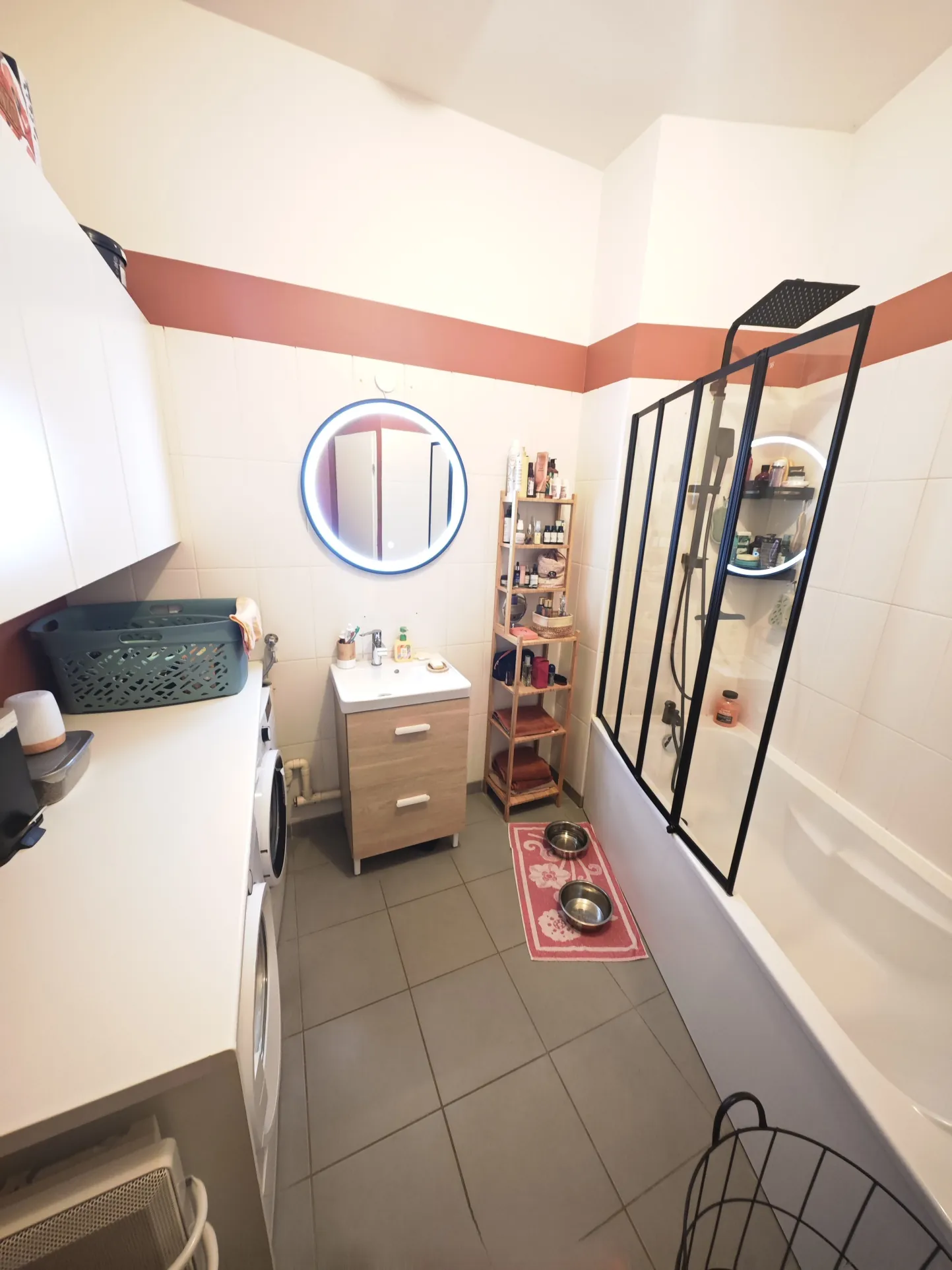 Appartement T2 avec terrasse, parking et emplacement central à Tourcoing 
