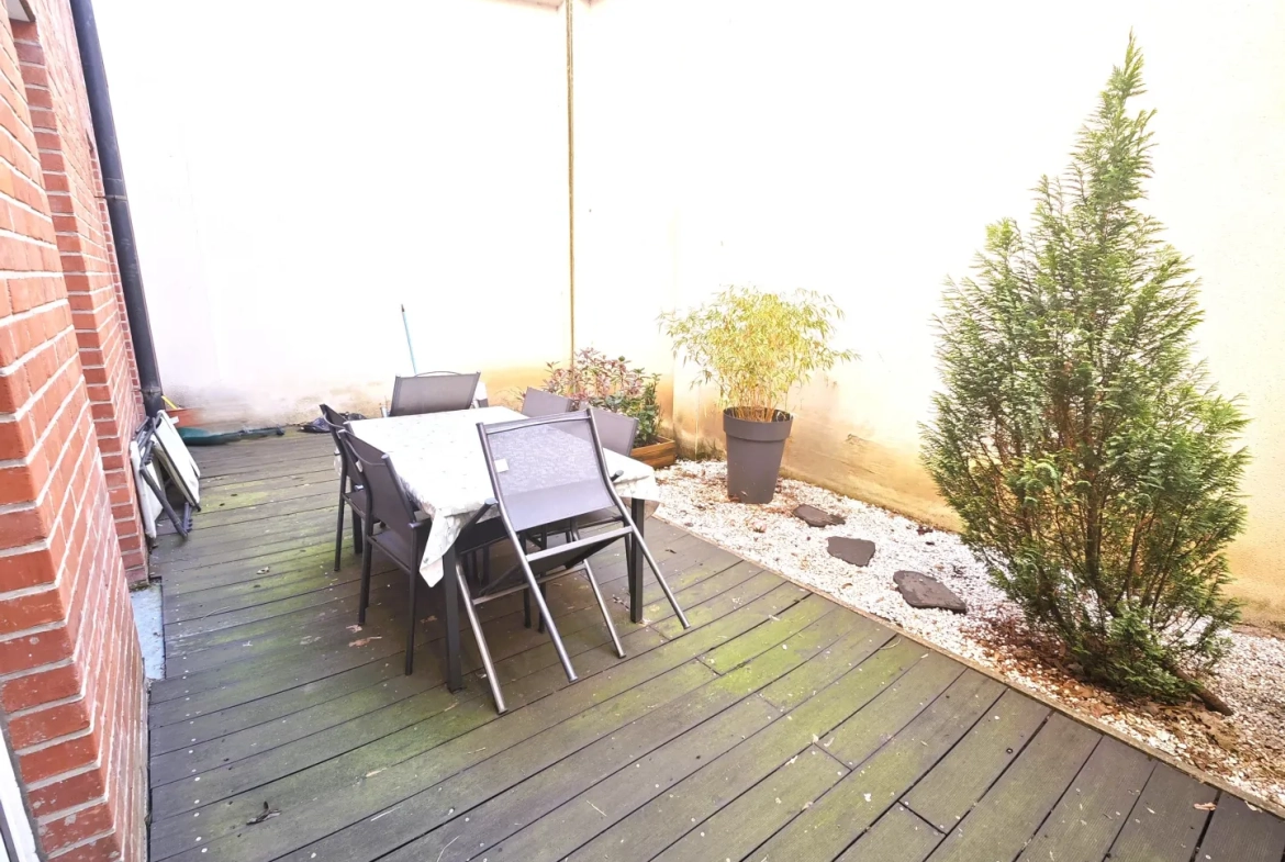 Appartement T2 avec terrasse, parking et emplacement central à Tourcoing 