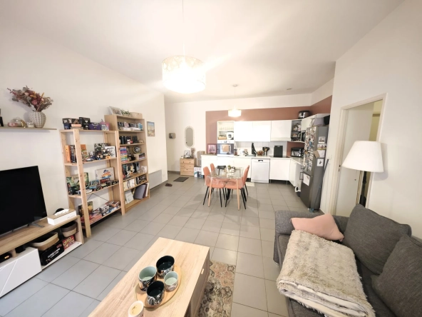 Appartement T2 avec terrasse, parking et emplacement central à Tourcoing 