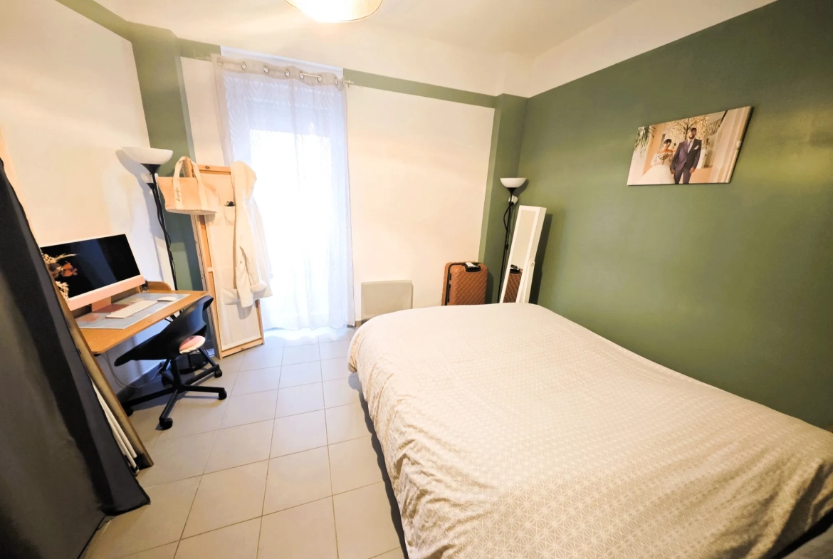 Appartement T2 avec terrasse, parking et emplacement central à Tourcoing 