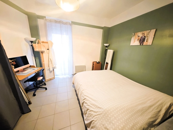 Appartement T2 avec terrasse, parking et emplacement central à Tourcoing 
