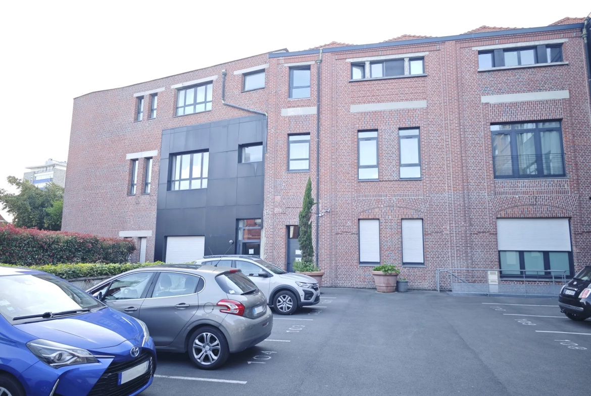 Appartement T2 avec terrasse, parking et emplacement central à Tourcoing 