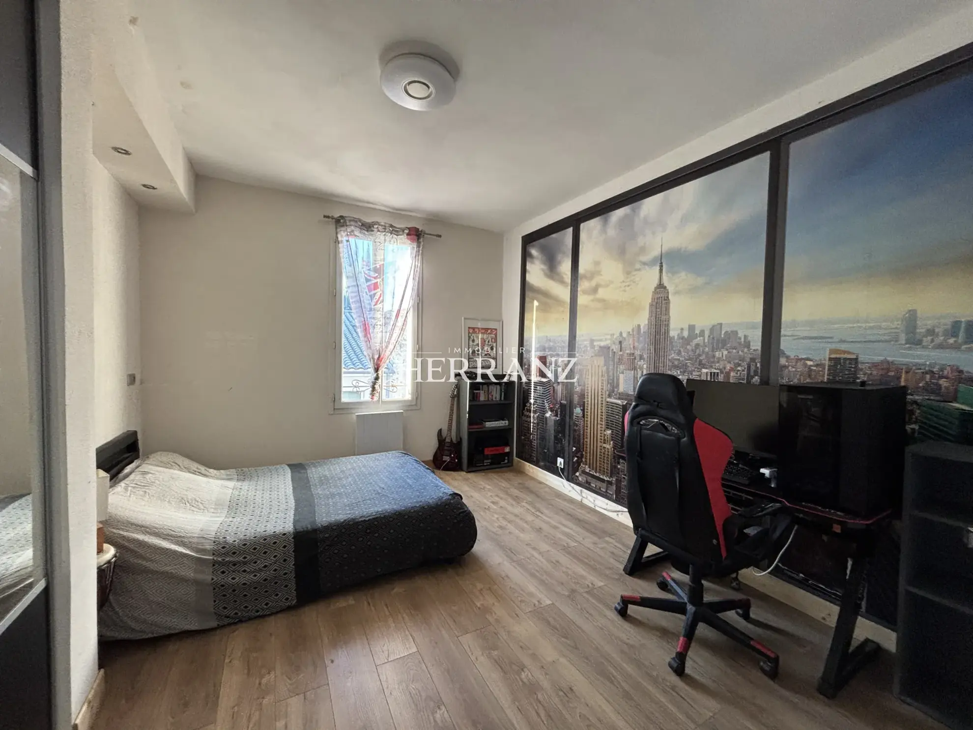 Charmante maison de ville de 131 m² avec terrasse à Libourne, proche centre 