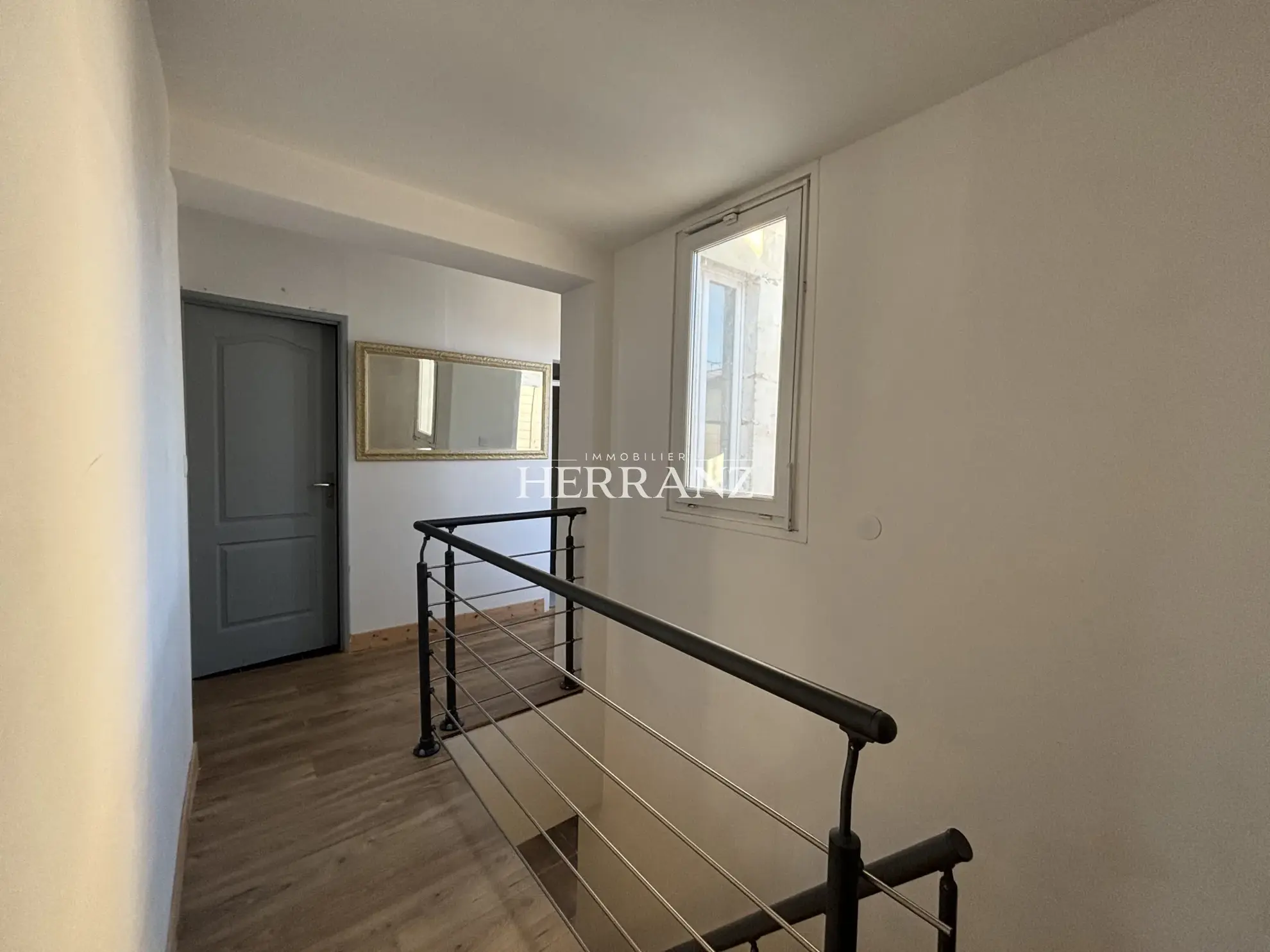 Charmante maison de ville de 131 m² avec terrasse à Libourne, proche centre 