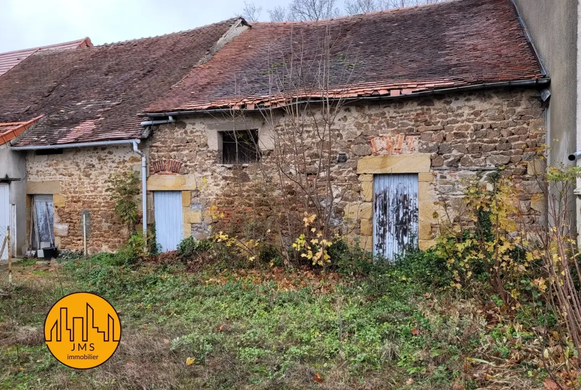 Maison à rénover avec garages et jardin à Montmaurault - Opportunité à saisir 
