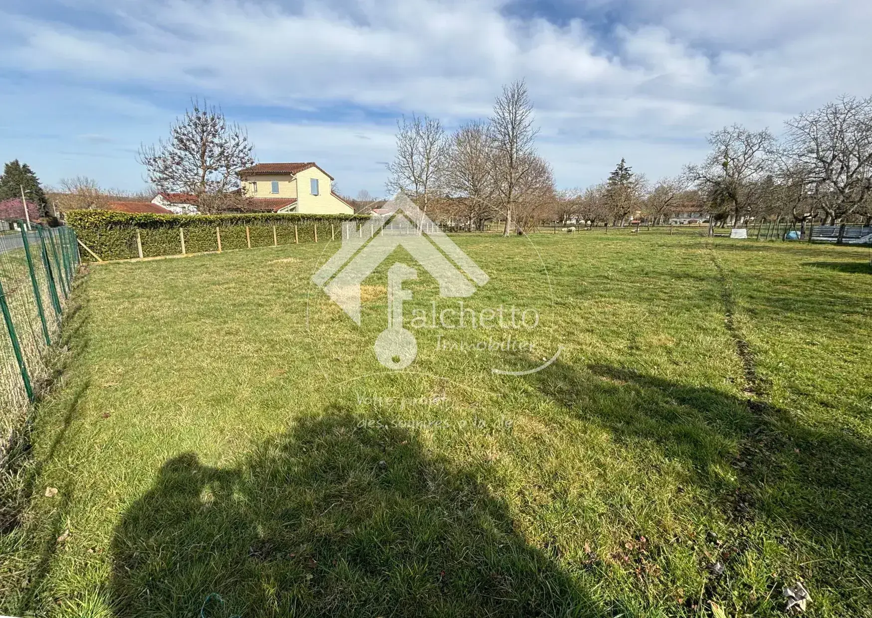 Terrain à bâtir de 1055 m² à Mons - Vue dégagée et divisible 