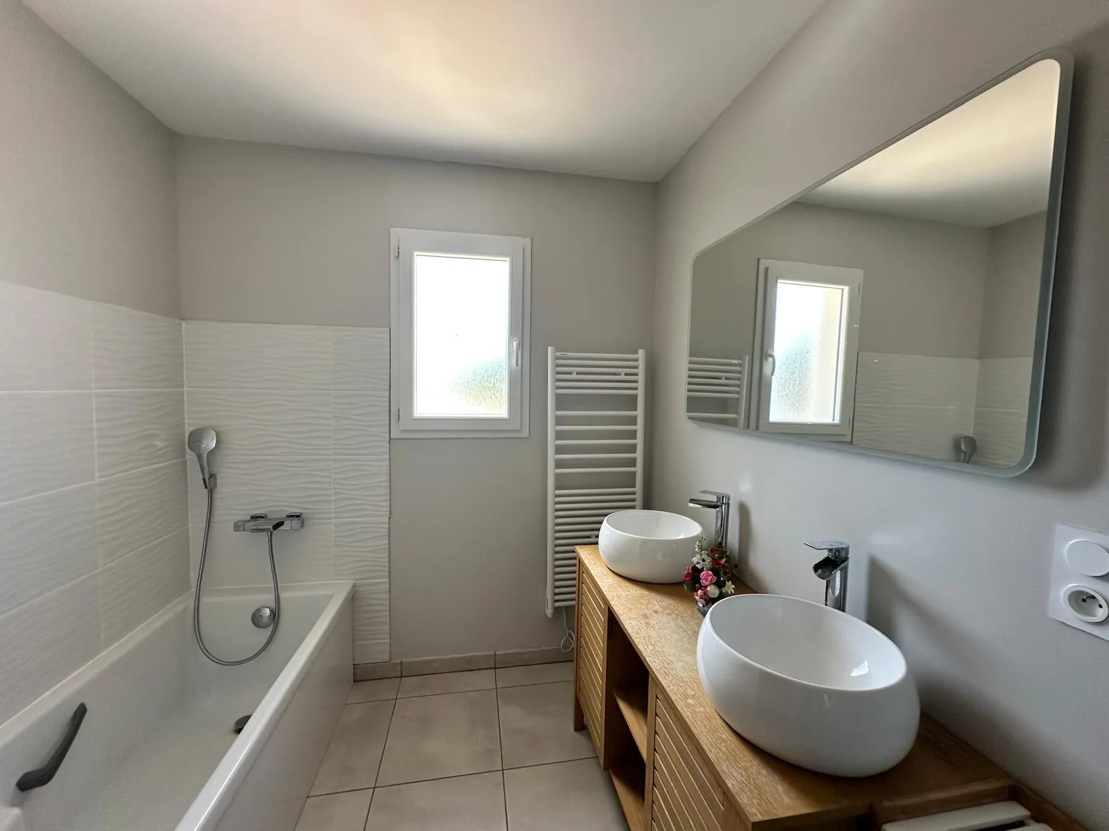 Maison de plain-pied à Bergerac avec grand jardin, 3 chambres et confort moderne 