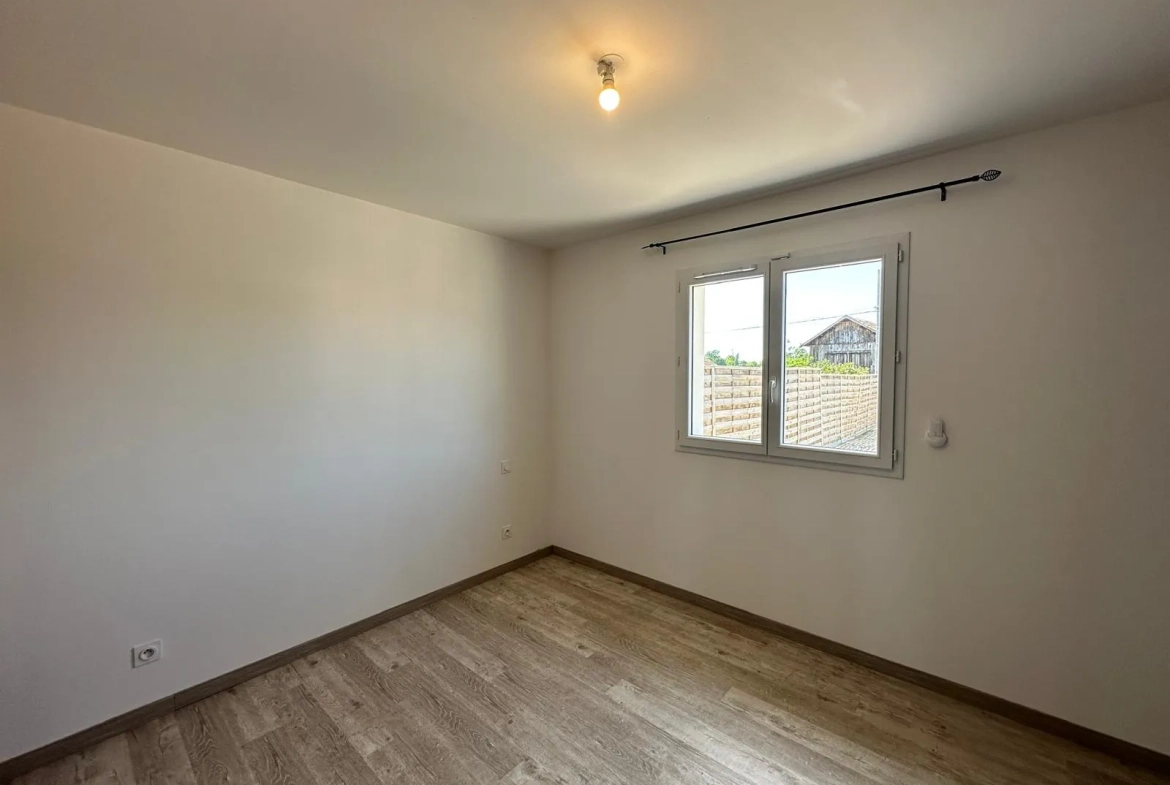 Maison de plain-pied à Bergerac avec grand jardin, 3 chambres et confort moderne 