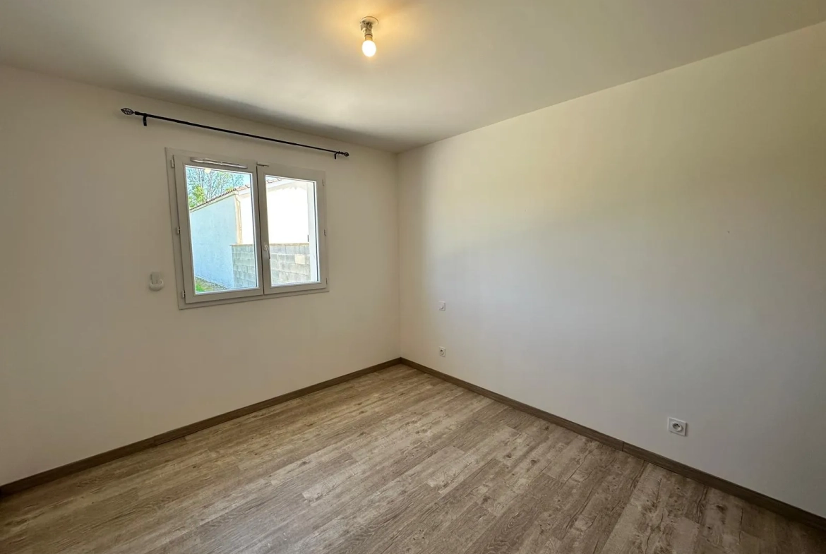 Maison de plain-pied à Bergerac avec grand jardin, 3 chambres et confort moderne 