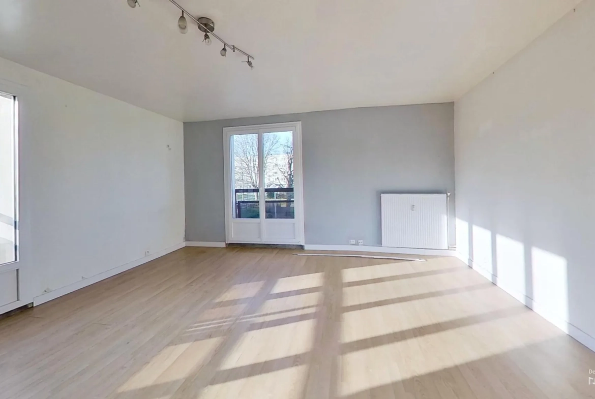 Appartement T3 à Caen de 82m² avec parking, cave et travaux à prévoir 