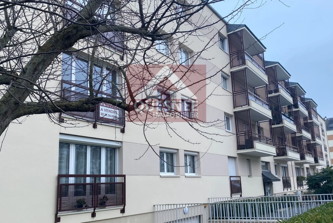 Appartement T3 à Caen de 82m² avec parking, cave et travaux à prévoir 