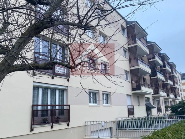 Appartement T3 à Caen de 82m² avec parking, cave et travaux à prévoir