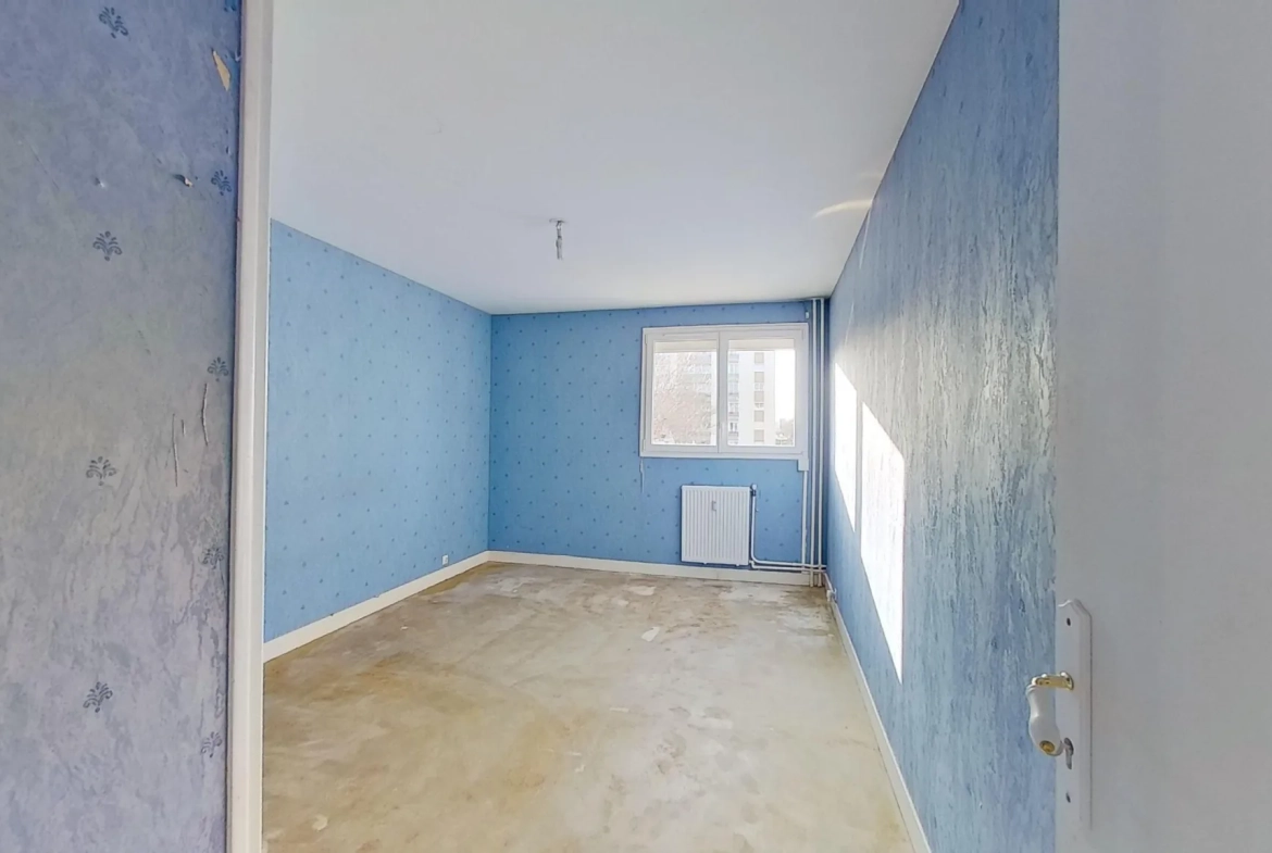 Appartement T3 à Caen de 82m² avec parking, cave et travaux à prévoir 