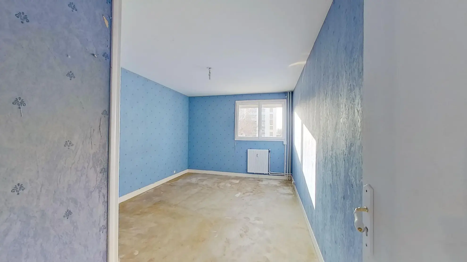 Appartement T3 à Caen de 82m² avec parking, cave et travaux à prévoir 