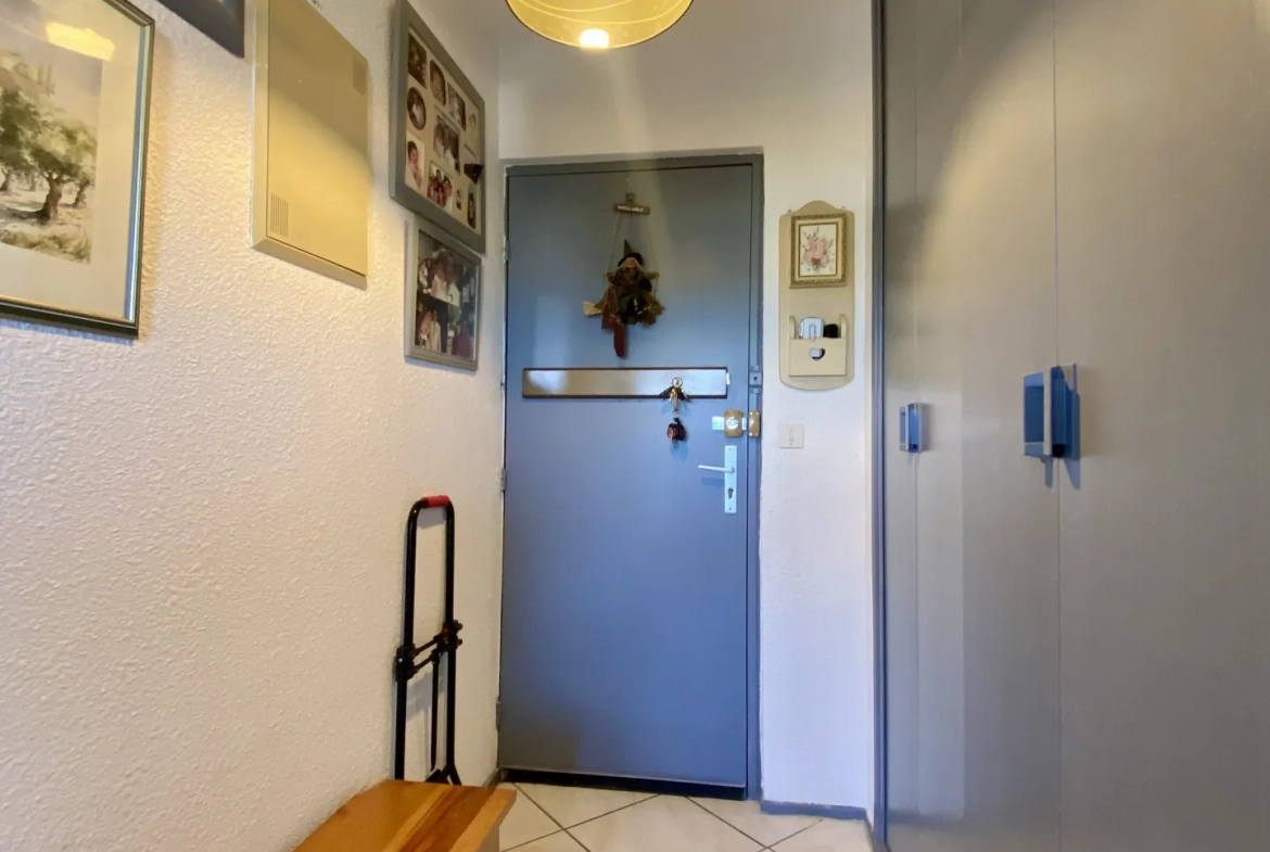 Appartement 2 pièces avec vue dégagée et terrasse à Agde 