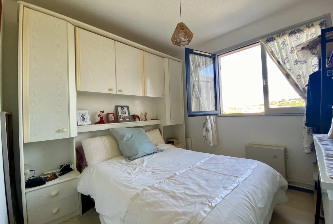 Appartement 2 pièces avec vue dégagée et terrasse à Agde 