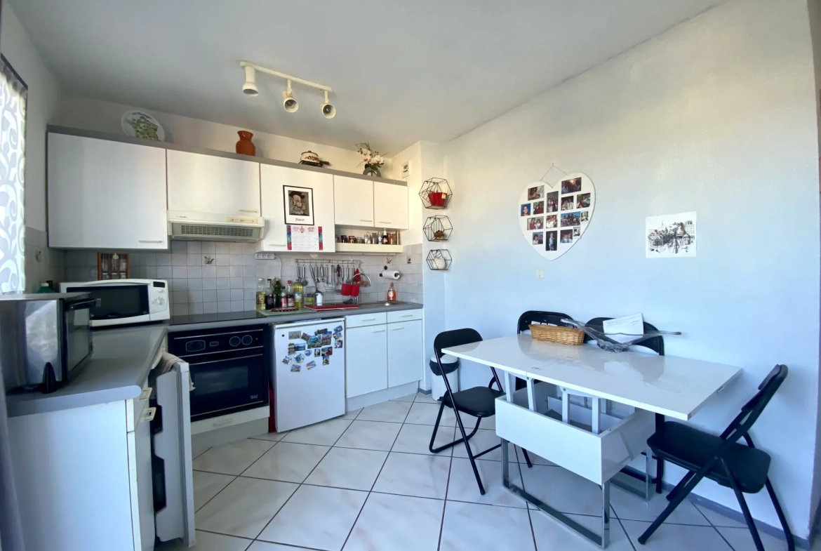 Appartement 2 pièces avec vue dégagée et terrasse à Agde 