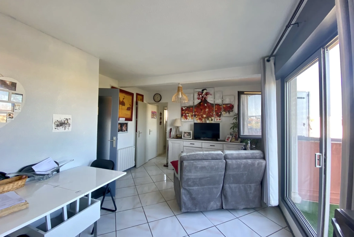 Appartement 2 pièces avec vue dégagée et terrasse à Agde 