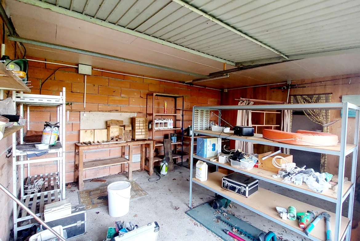 Maison 110 m² à vendre à La Réole, environnement calme et grand terrain 