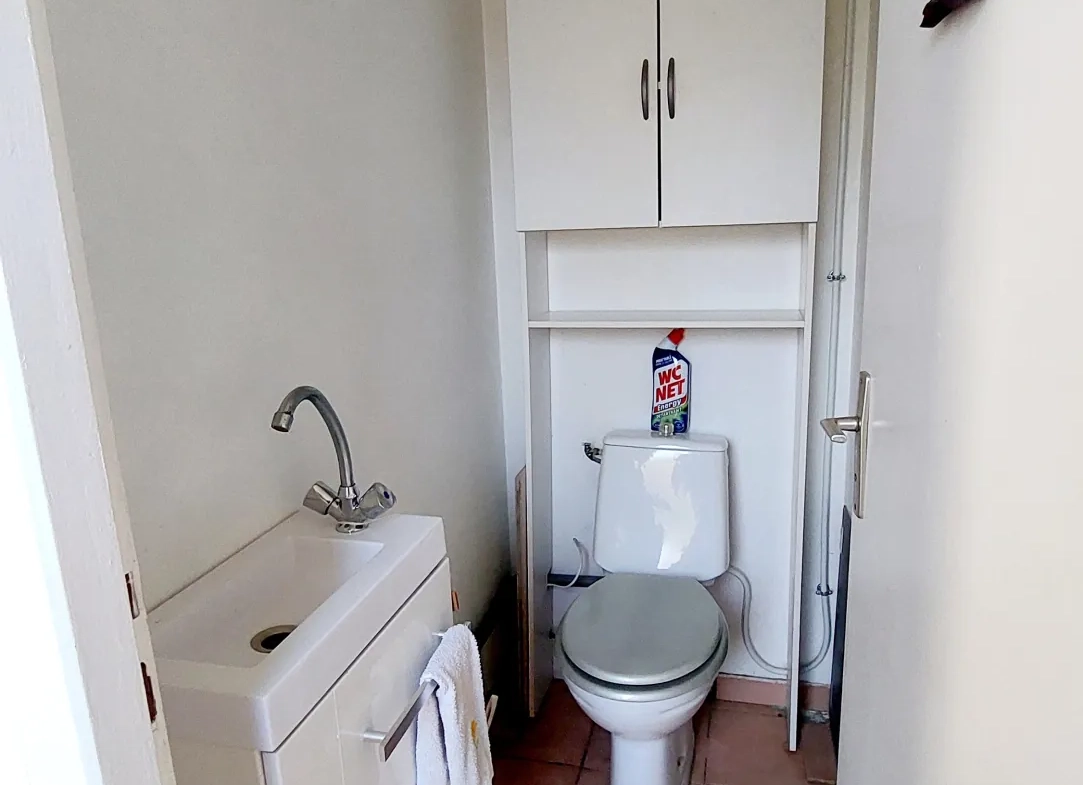 Maison 110 m² à vendre à La Réole, environnement calme et grand terrain 