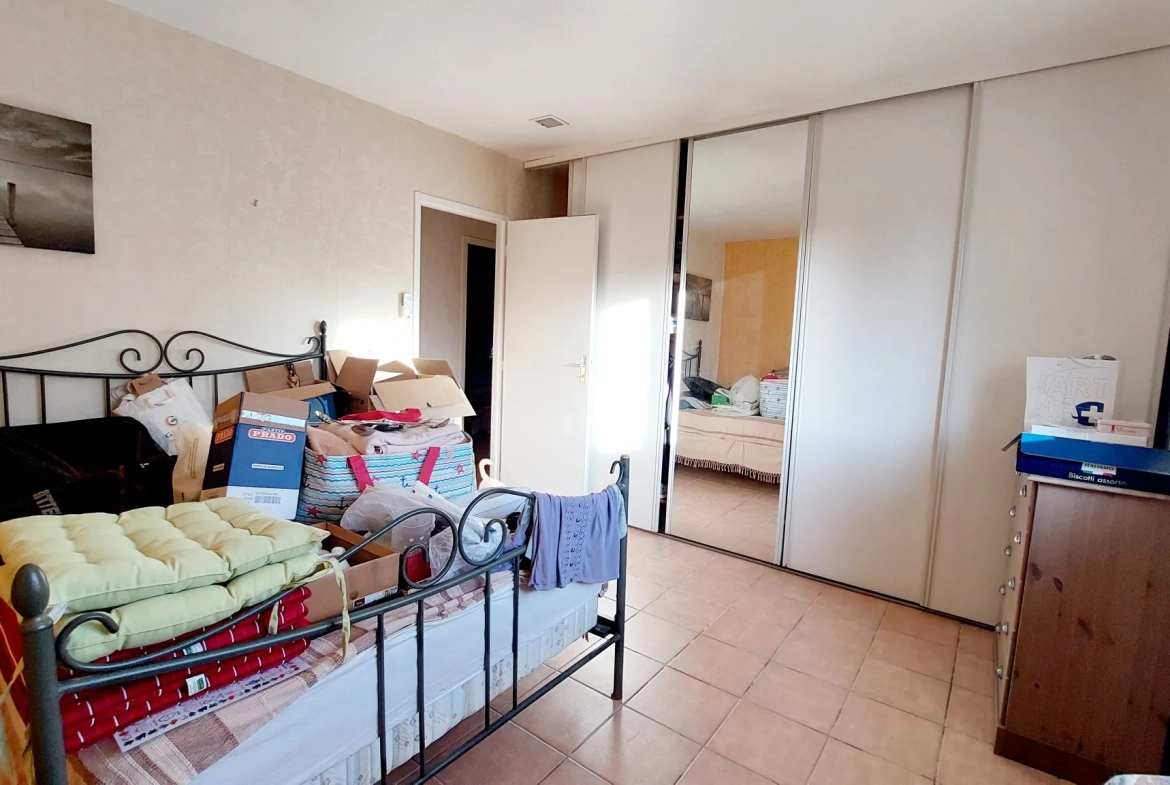 Maison 110 m² à vendre à La Réole, environnement calme et grand terrain 