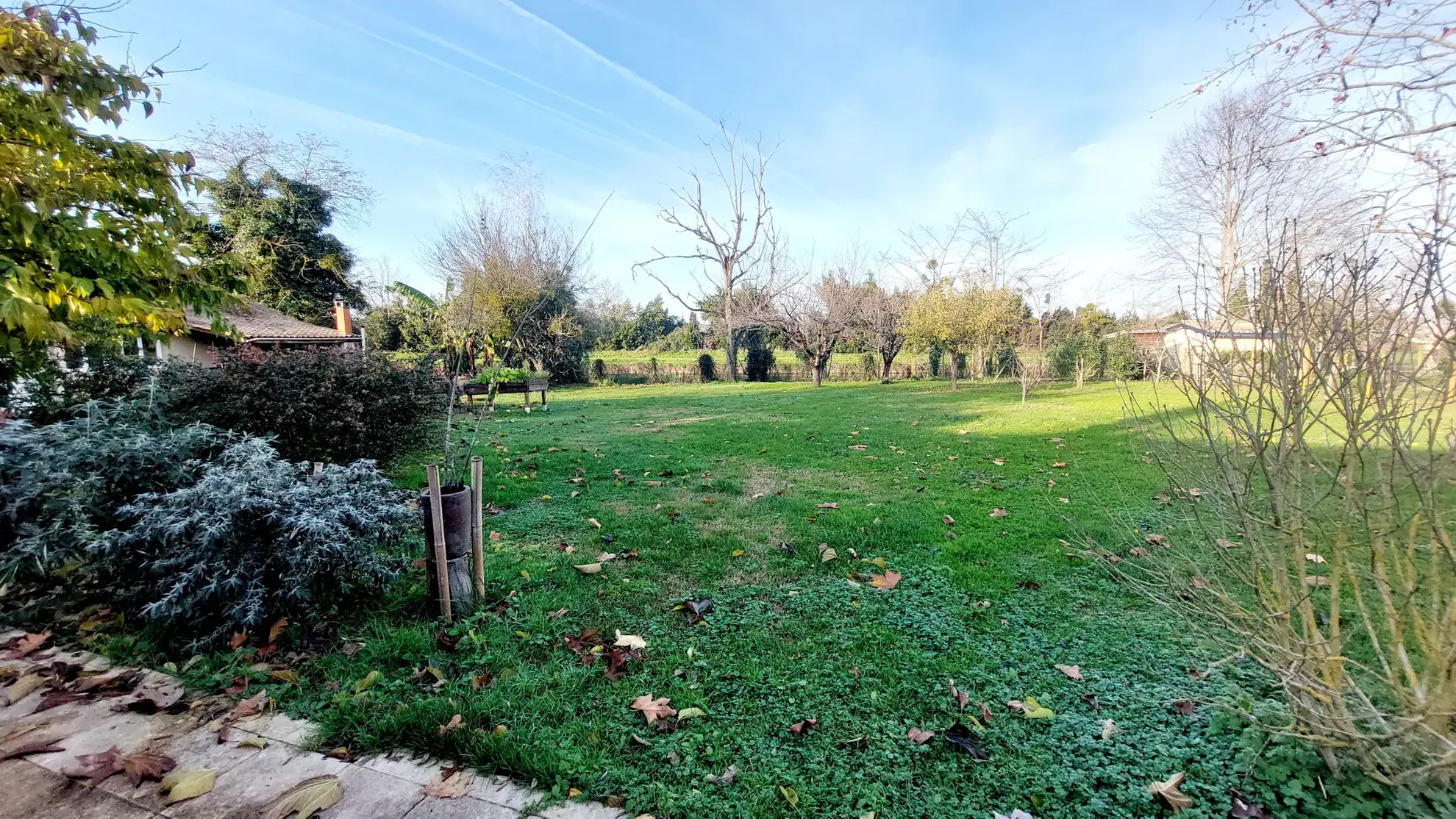 Maison 110 m² à vendre à La Réole, environnement calme et grand terrain 