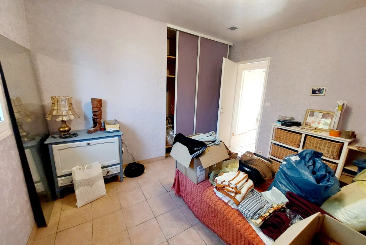 Maison 110 m² à vendre à La Réole, environnement calme et grand terrain 