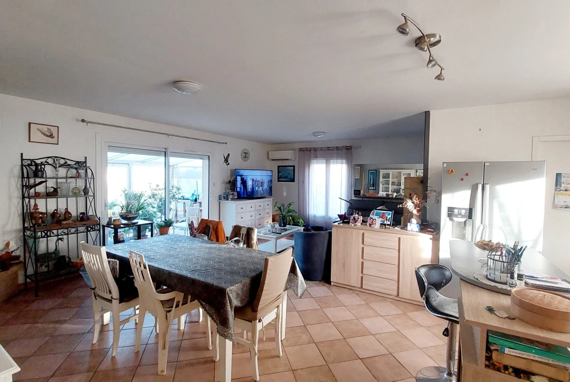 Maison 110 m² à vendre à La Réole, environnement calme et grand terrain 