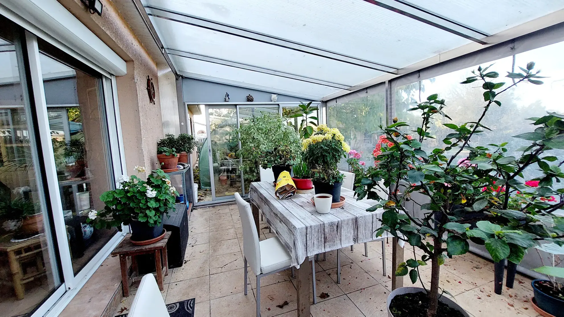 Maison 110 m² à vendre à La Réole, environnement calme et grand terrain 
