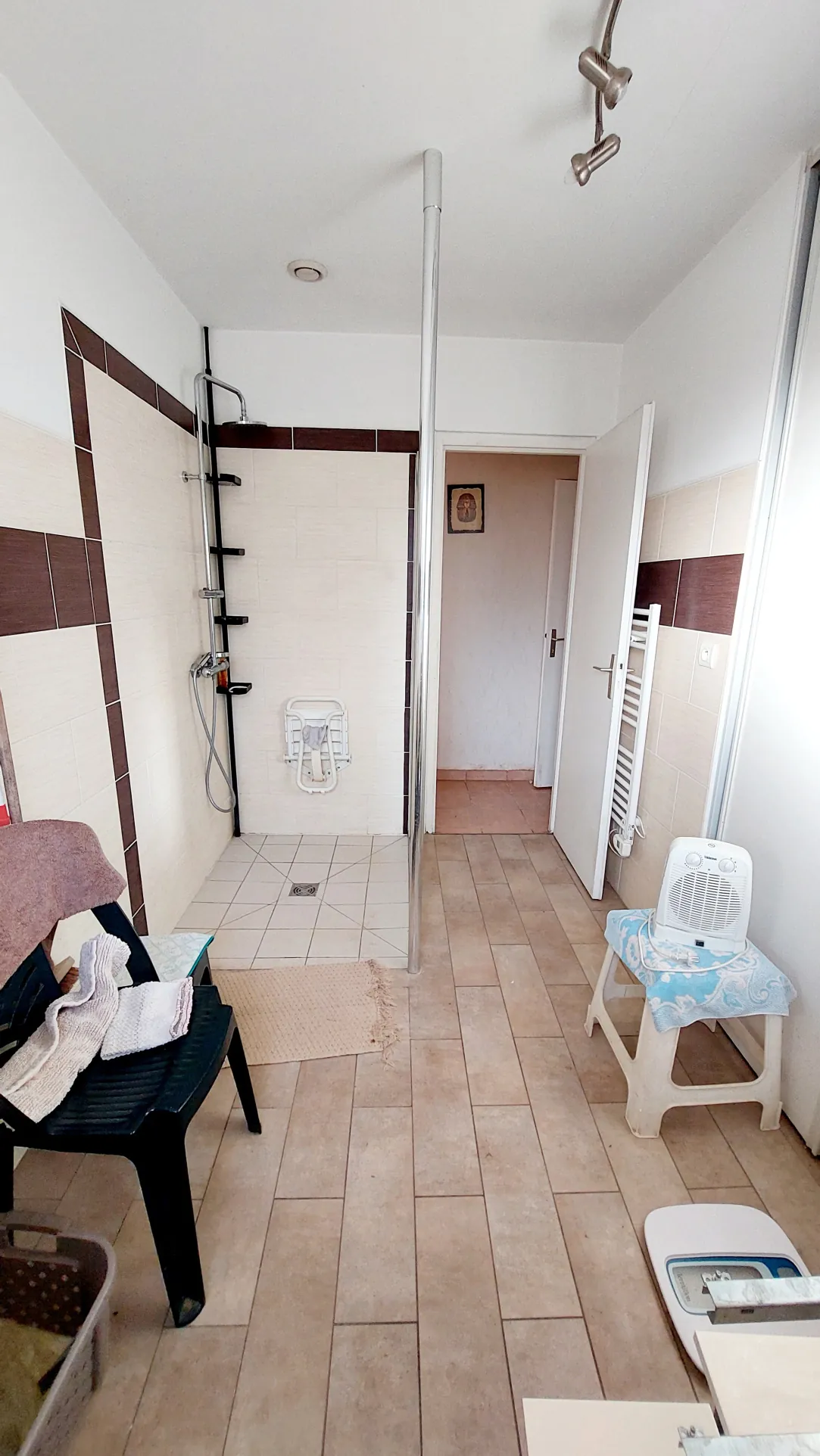 Maison 110 m² à vendre à La Réole, environnement calme et grand terrain 