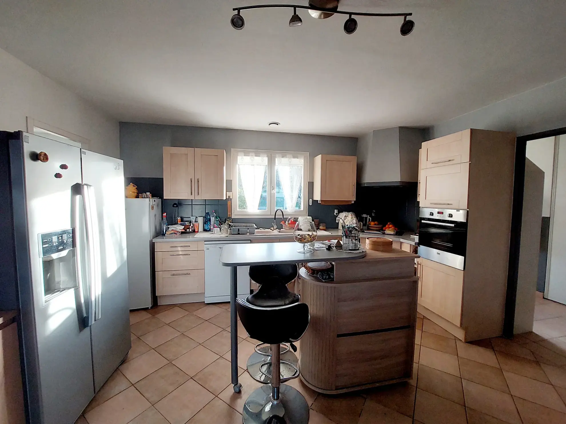 Maison 110 m² à vendre à La Réole, environnement calme et grand terrain 