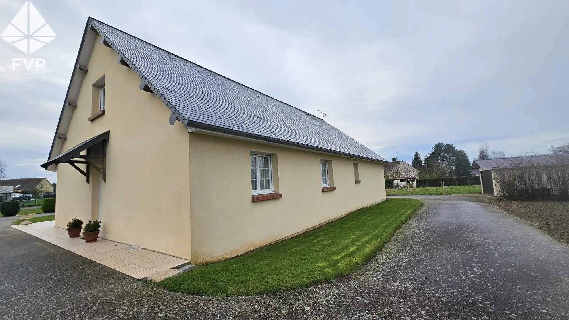 Maison 6 pièces avec 5 chambres à Totes - Terrain clos de 1200 m² 