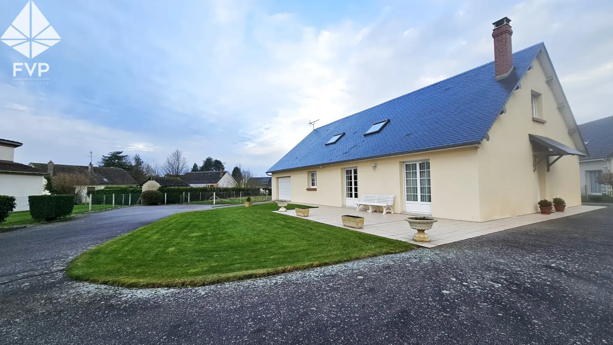 Maison 6 pièces avec 5 chambres à Totes - Terrain clos de 1200 m² 