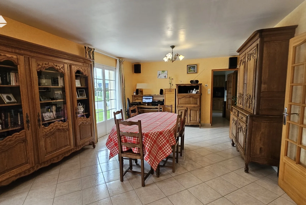 Maison 6 pièces avec 5 chambres à Totes - Terrain clos de 1200 m² 