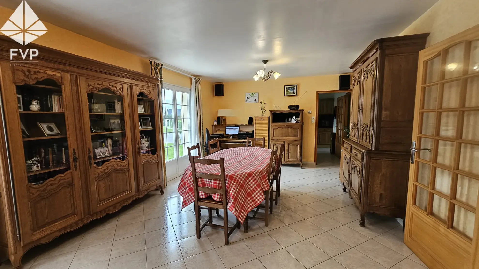 Maison 6 pièces avec 5 chambres à Totes - Terrain clos de 1200 m² 