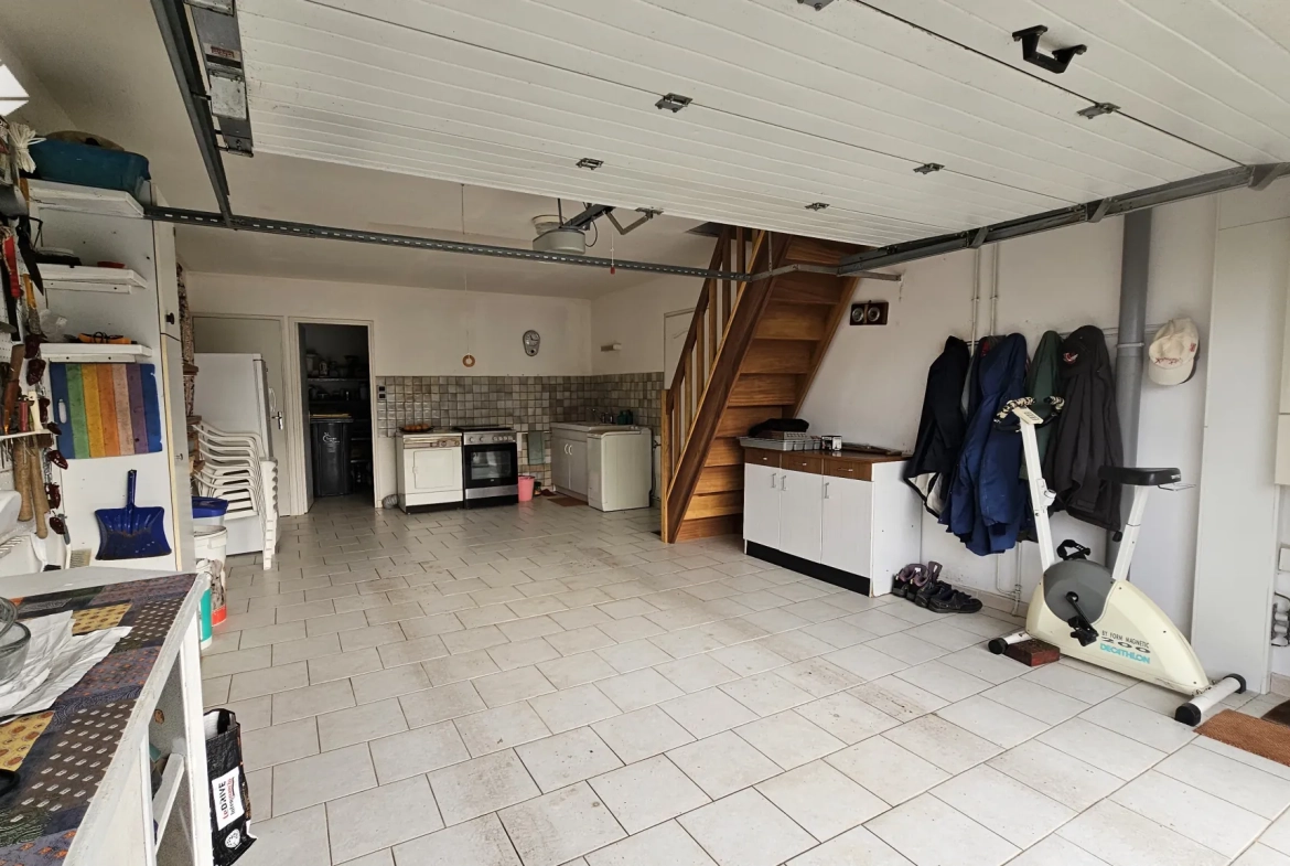 Maison 6 pièces avec 5 chambres à Totes - Terrain clos de 1200 m² 