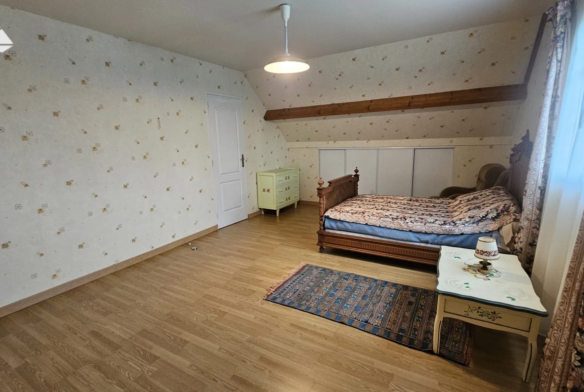 Maison 6 pièces avec 5 chambres à Totes - Terrain clos de 1200 m² 