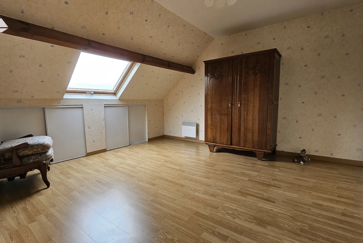 Maison 6 pièces avec 5 chambres à Totes - Terrain clos de 1200 m² 