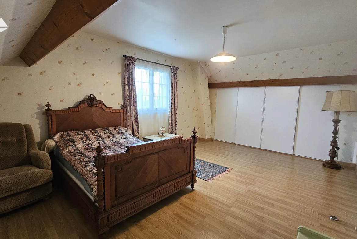 Maison 6 pièces avec 5 chambres à Totes - Terrain clos de 1200 m² 