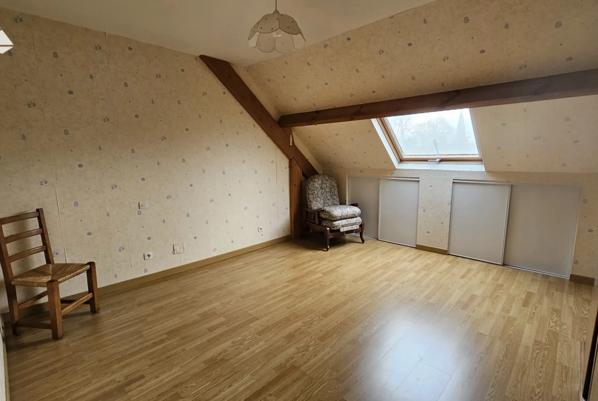Maison 6 pièces avec 5 chambres à Totes - Terrain clos de 1200 m² 