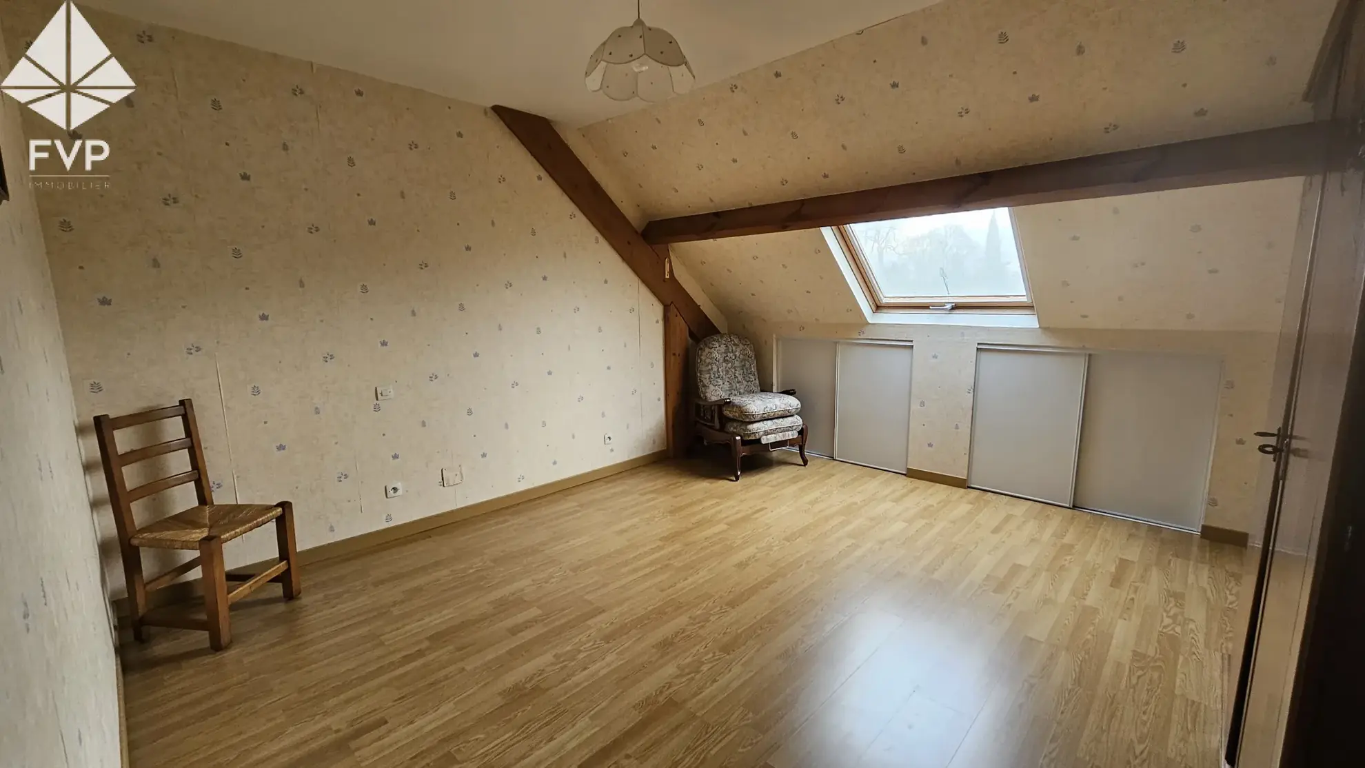 Maison 6 pièces avec 5 chambres à Totes - Terrain clos de 1200 m² 