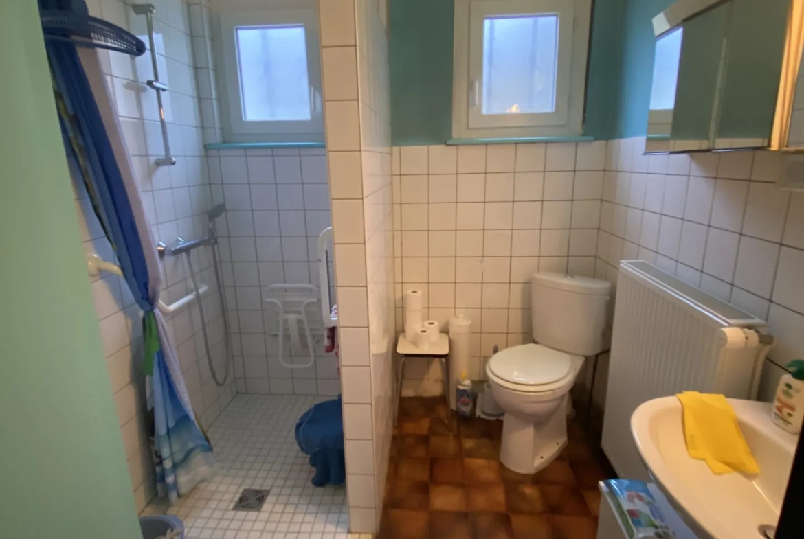 Maison individuelle F5 à Pont de Roid, 92 m², terrain 14 ares, proche commodités 