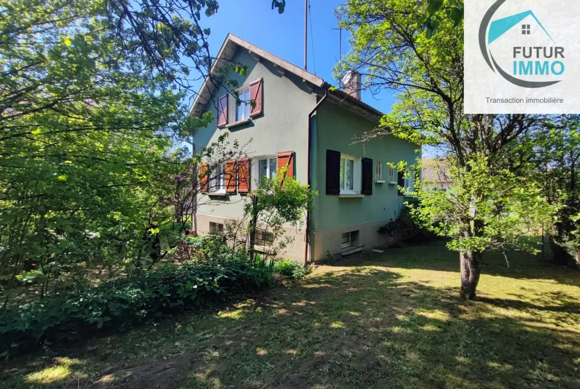 Maison individuelle F5 à Pont de Roid, 92 m², terrain 14 ares, proche commodités 