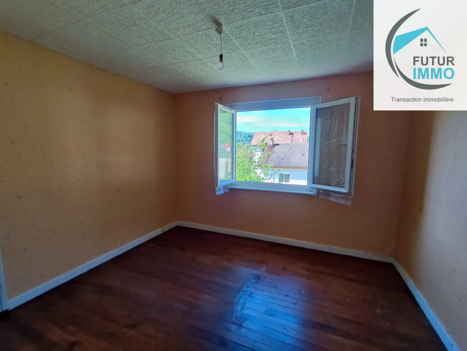 Maison individuelle F5 à Pont de Roid, 92 m², terrain 14 ares, proche commodités 