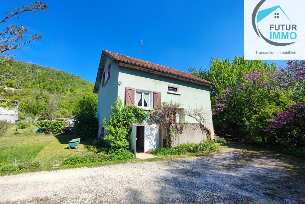 Maison individuelle F5 à Pont de Roid, 92 m², terrain 14 ares, proche commodités 