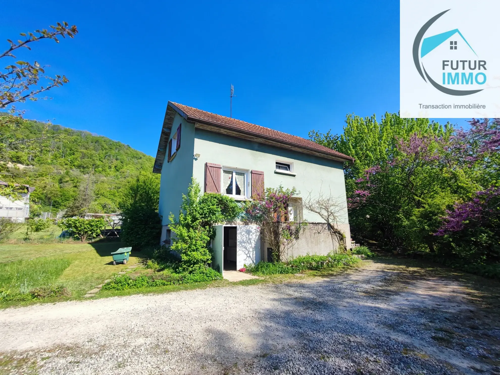 Maison individuelle F5 à Pont de Roid, 92 m², terrain 14 ares, proche commodités 